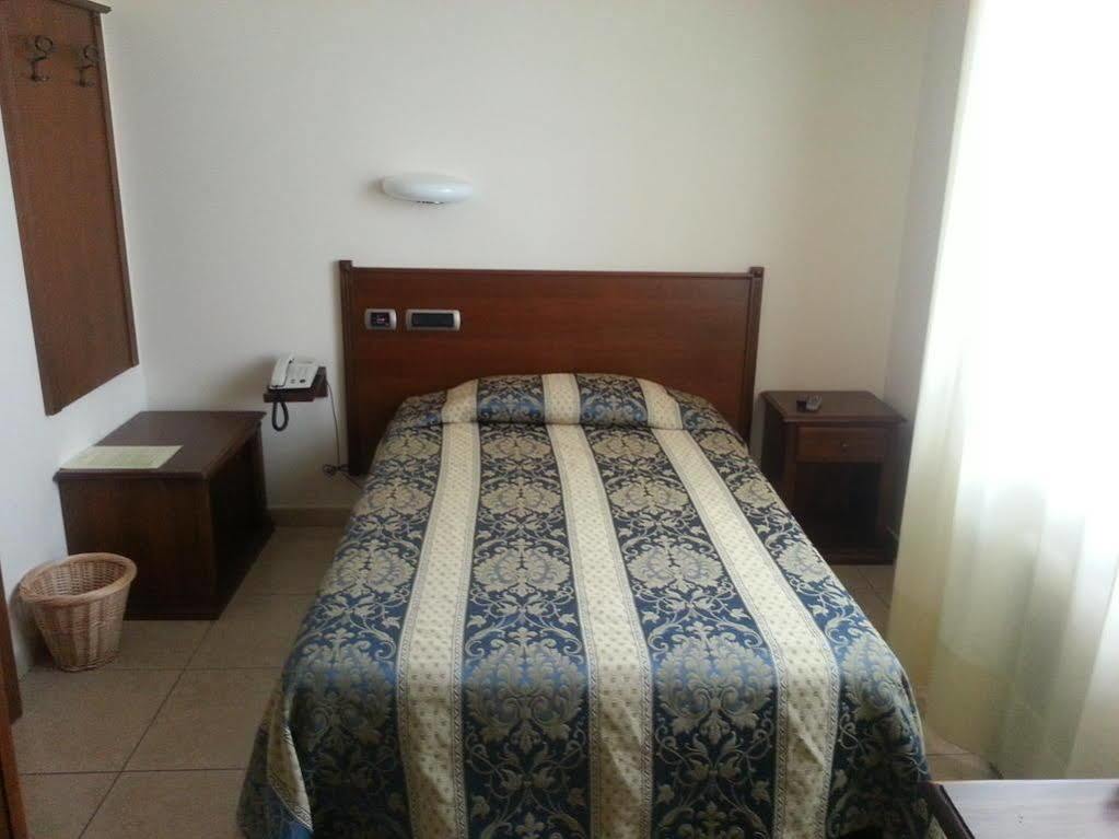 Hotel Tiziana Montepulciano Stazione Exterior foto